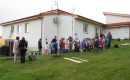 Výsadba stromů v zahradě Domova Simeon (17)